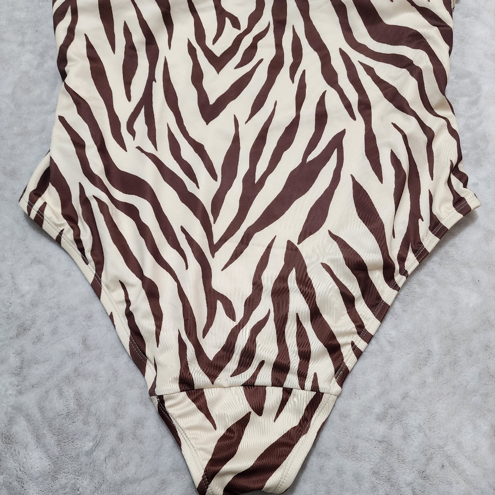 Cacique Lightly Lined No-Wire  One Piece Zebra Print Swimsuit Sz 18 - Picture 11 of 16